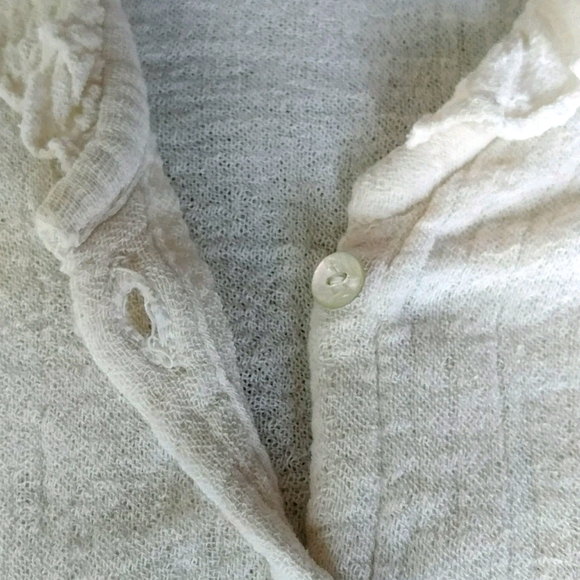 JEN'S PIRATE BOOTY XS CROP CREAM GAUZE BUTTON TOP - Picture 7 of 11
